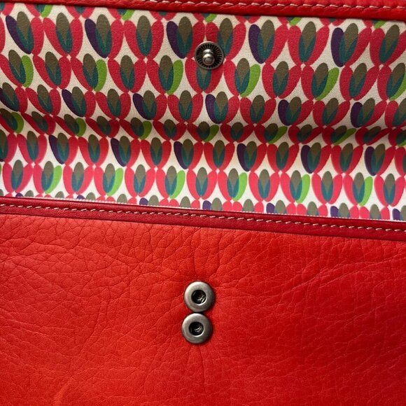 Fossil Clutch Wallet Smooth  Soft Red, Burgundy, Leather Snap Close - Picture 4 of 9